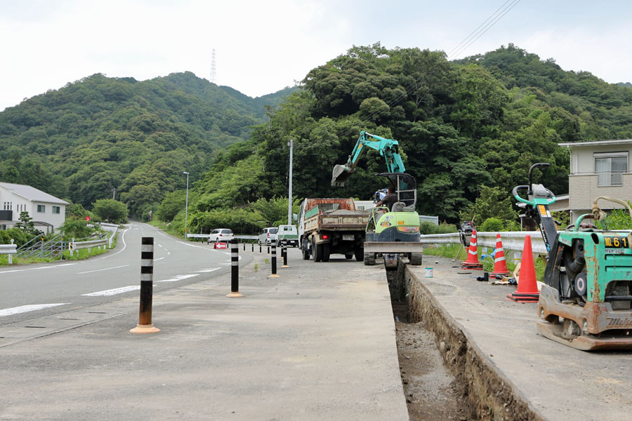 徳島市八万町　手打ちそば遊山　水道本管敷設工事